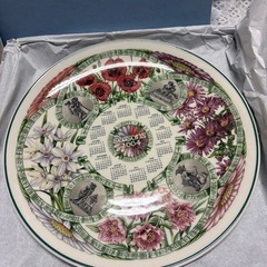 壁掛け金具付　ウェッジウッド 2004年 カレンダープレート 花柄皿　未使用の画像