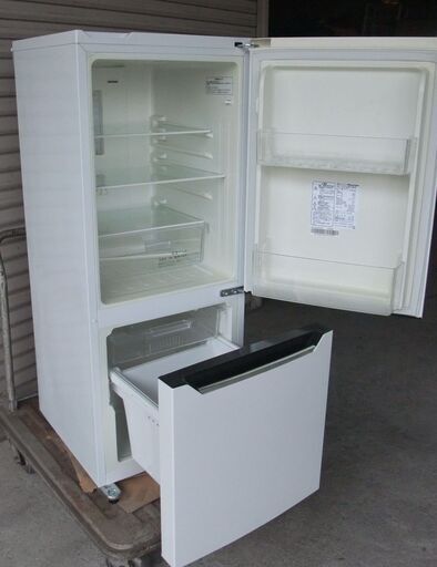 hisense　中古２ドア冷凍冷蔵庫　HR-D15A　試用期間少なく倉庫保管品で美品です　冷蔵104L　冷凍46L