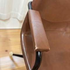 2脚セット　カフェ風　レザーブラウン　チェア　回転式の画像