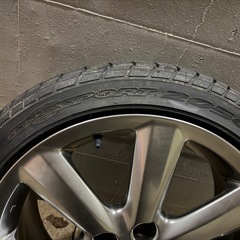 18インチホイール・タイヤ（18クラウン）の画像