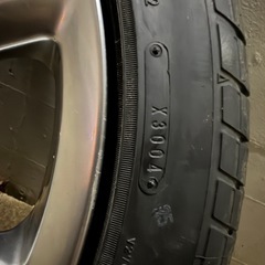 18インチホイール・タイヤ（18クラウン）の画像