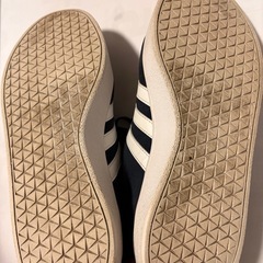 アディダススニーカー24.5ネイビーの画像