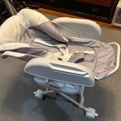 ベビーベッド、ゆらゆらリクライニングの画像