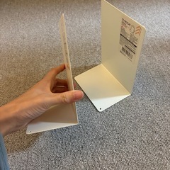 ダイソー ブックスタンドの画像