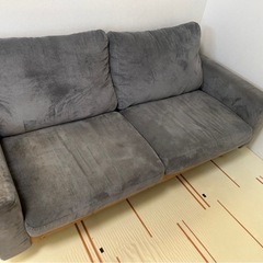 ニトリ　ファブリックソファ　木製フレーム　アウロス　グレー　布貼りソファの画像