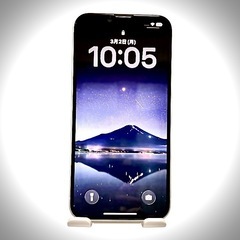 【極美品】iPhone 16e ホワイト 256GB /充電器＆ケース2種付の画像