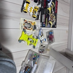 ミニ四駆本体とパーツ類
の画像