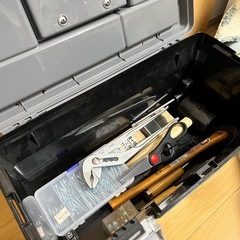 工具と工具箱の画像