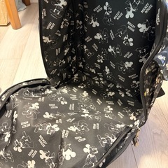 【ミッキーマウス柄 キャリーバッグ（キャスター付きリュック）】の画像