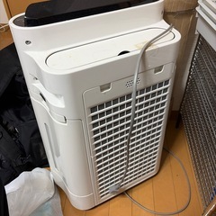 SHARP シャープ　空気清浄機の画像