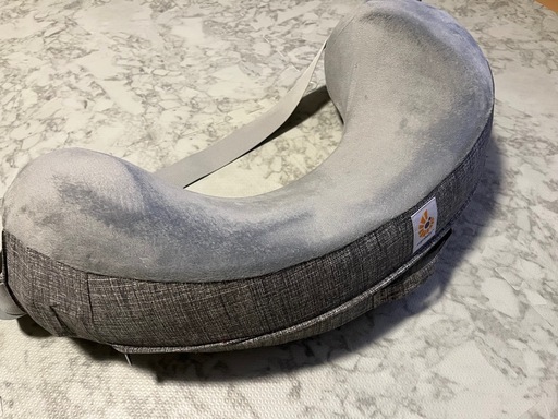 エルゴベビー 授乳クッション グレー
