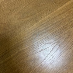 ダイニングテーブルと椅子2脚の画像