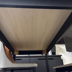 ダイニングテーブルの画像