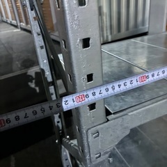 イタリアのMETALSISTEM（メタルシステム）製の4段スチールラックです。﻿ の画像