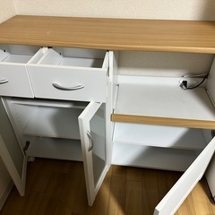 ②食器棚の画像