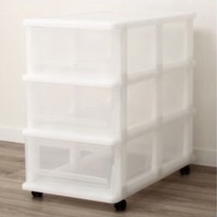 ニトリの押入れ収納衣装ケース3段(キャスター付き)新品•組み立て済みの画像