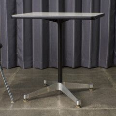 【発送の場合は即購入不可】 ハーマンミラー Herman Miller コントラクトベース テーブル イームズ コーヒーテーブル 白 ミーティングテーブル Eames 正規品 96025の画像