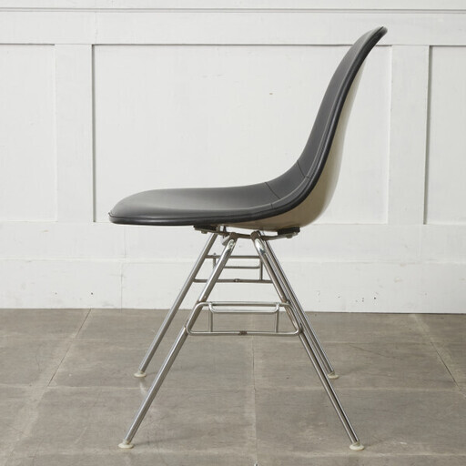 【発送の場合は即購入不可】 Herman Miller イームズ サイドシェルチェア ヴィンテージ スタッキングベース FRP Eames 椅子 ハーマンミラー ビンテージ 名作 96061