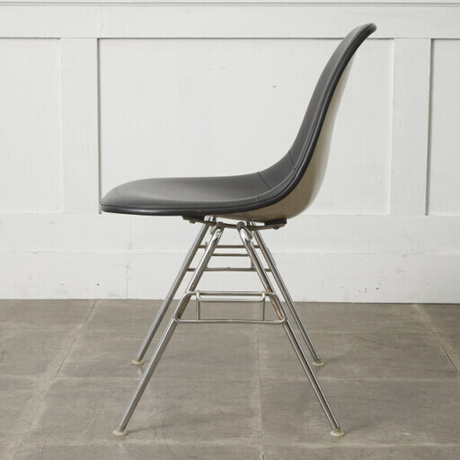 【発送の場合は即購入不可】 Herman Miller イームズ サイドシェルチェア ヴィンテージ スタッキングベース FRP Eam