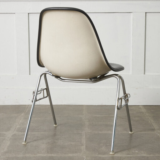 【発送の場合は即購入不可】 Herman Miller イームズ サイドシェルチェア ヴィンテージ スタッキングベース FRP Eames 椅子 ハーマンミラー ビンテージ 名作 96066