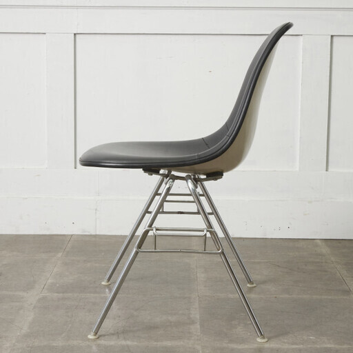 【発送の場合は即購入不可】 Herman Miller イームズ サイドシェルチェア ヴィンテージ スタッキングベース FRP Eames 椅子 ハーマンミラー ビンテージ 名作 96078