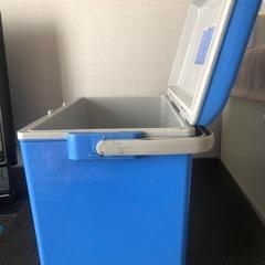 クーラーボックスの画像
