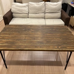 ダイニングテーブルの画像