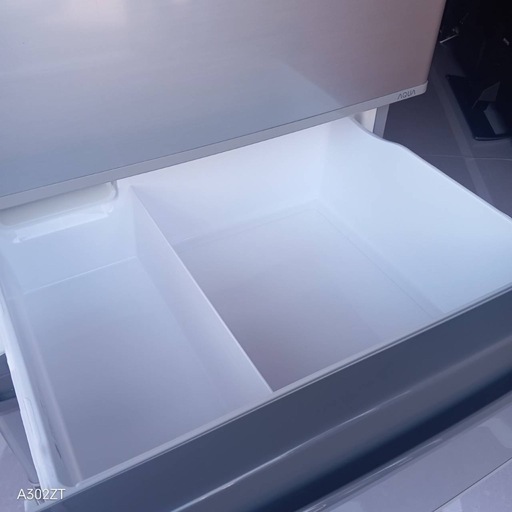 C063 送料設置無料　アクア　大型冷蔵庫　355L