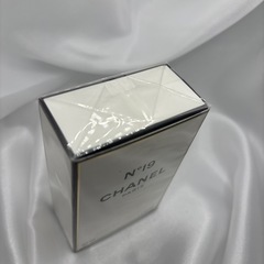 CHANEL N°19 Eau de Parfum 50mlの画像
