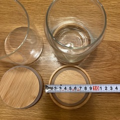 【美品】ガラス瓶(木のフタ付き)2個セットの画像