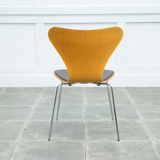 【発送の場合は即購入不可】 正規品 Fritz Hansen セブンチェア 3107 名作 椅子 フロントパディング 北欧 デンマーク