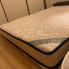 ベッド（ダブルサイズ）の画像