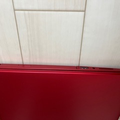 ノートパソコン　DELL 赤色の画像