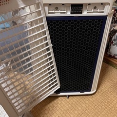 SHARPシャープ 加湿空気清浄機 KC-G50-W 2018年製の画像