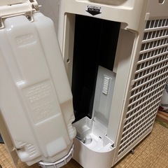 SHARPシャープ 加湿空気清浄機 KC-G50-W 2018年製の画像