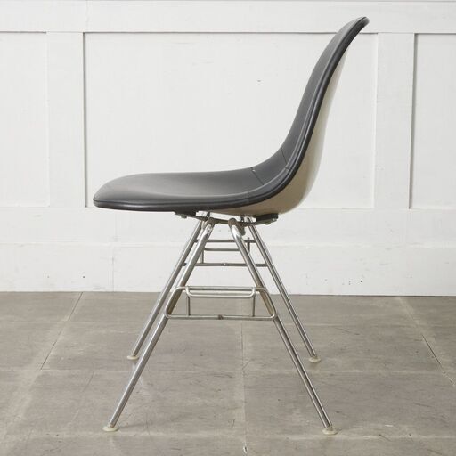 【発送の場合は即購入不可】 Herman Miller イームズ サイドシェルチェア ヴィンテージ スタッキングベース FRP Eam