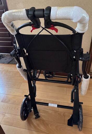 未使用の車椅子