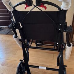 未使用の車椅子の画像