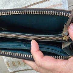 ＨＥＲＺヘルツの本革レザーウォレットの画像