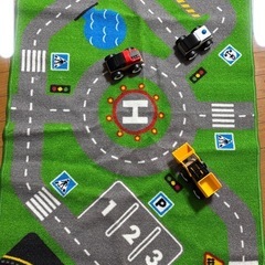 【おもちゃまとめ売り】働く車　パウパトロール  IKEA 木製カー　
ロードマット の画像