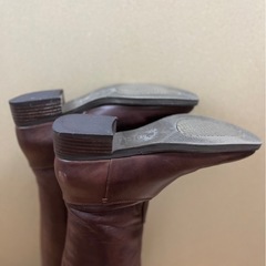 MODE ET JACOMO manu  ベルト付きロングブーツ　の画像