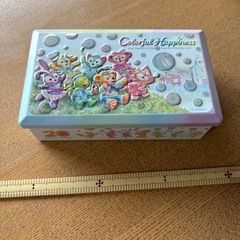 お菓子の空き缶　の画像