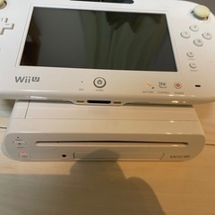 任天堂 Wii U 本体 白 ゲームパッド ケーブル類セットの画像