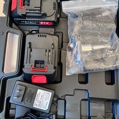 【21V Max】電動インパクトレンチ 充電式 タイヤ交換 ブラシレスモーターの画像