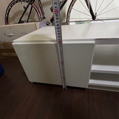 引き取り者決まり　
テレビ台の画像