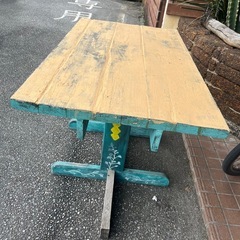 手作りテーブルの画像