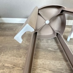 プラスチック製スツール 4脚セット ほぼ新品 一度か二度使用のみの画像