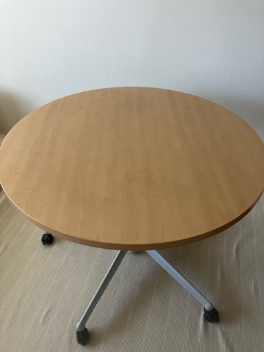 steelcase 円形テーブル　昇降式　キャスター付き　ダイニングテーブル、ワークテーブル、オフィステーブル