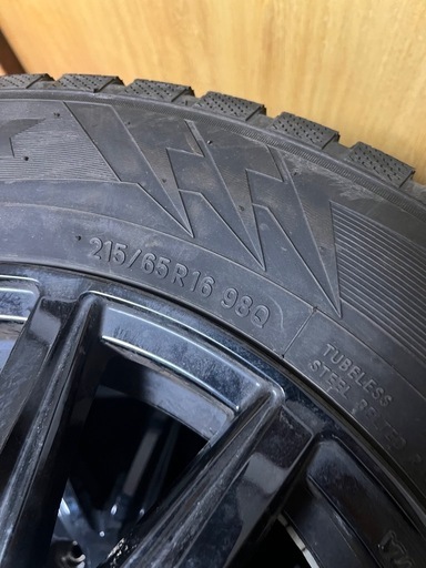 215/65r16 TOYO スタッドレスタイヤとアルミホイール4本セット