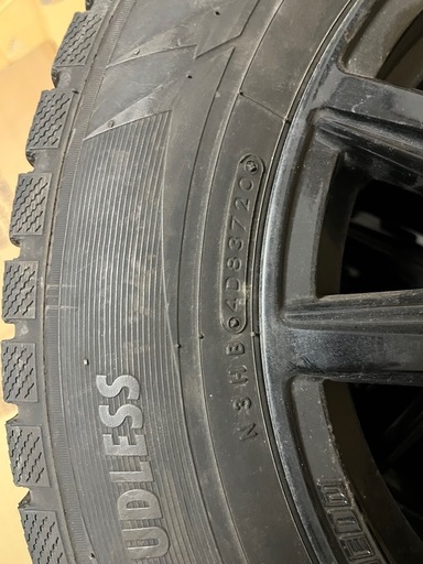 215/65r16 TOYO スタッドレスタイヤとアルミホイール4本セット